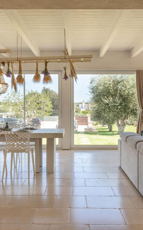 Villa Calanthia: Dining Room, Living Room