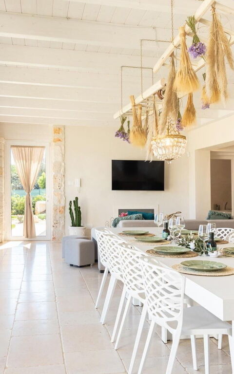 Villa Calanthia: Dining Room, Living Room