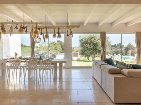 Villa Calanthia