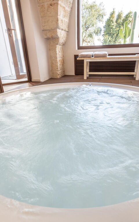 Villa Perla del Mare: Hot Tub