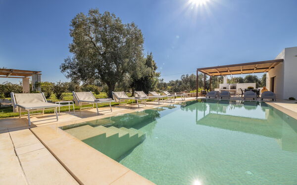 Villa Perla del Mare: Building Exterior, Outdoor, Pool