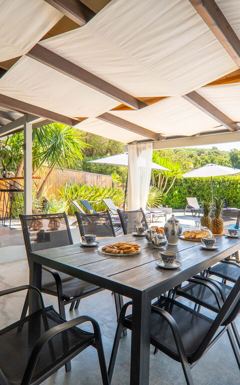 Casa del Miele: Balcony / Terrace / Patio, Building Exterior, Outdoor, Pool