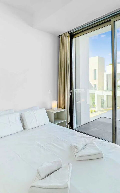Azure Seaview- Garnet Villa: Bedroom