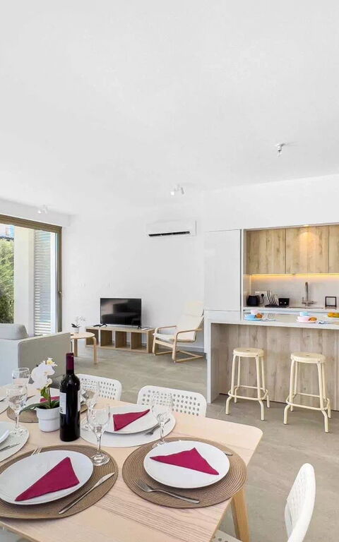 Azure Seaview- Garnet Villa: Dining Room