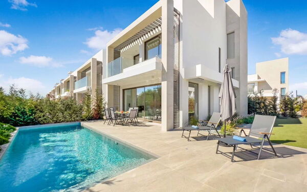 Azure Seaview- Garnet Villa: Building Exterior, Outdoor, Pool