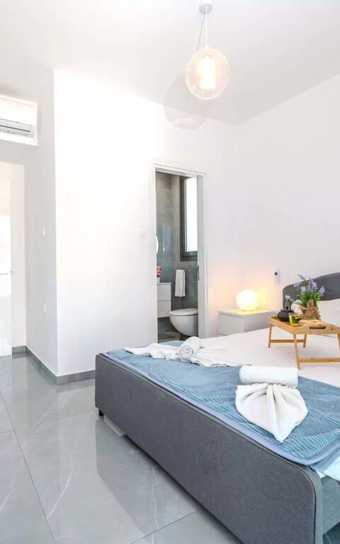 By the Beach - Aura Villa: Bedroom