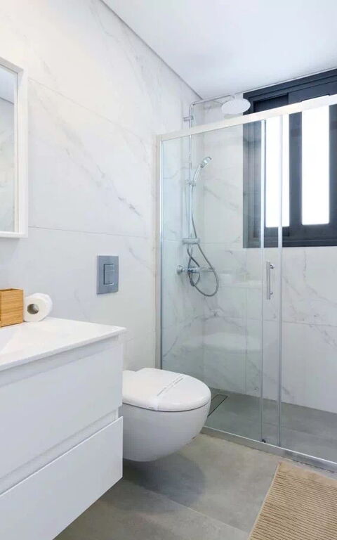 By the Beach - Blue Topaz Villa: Bathroom
