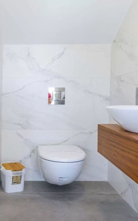 By the Beach - Blue Topaz Villa: Bathroom