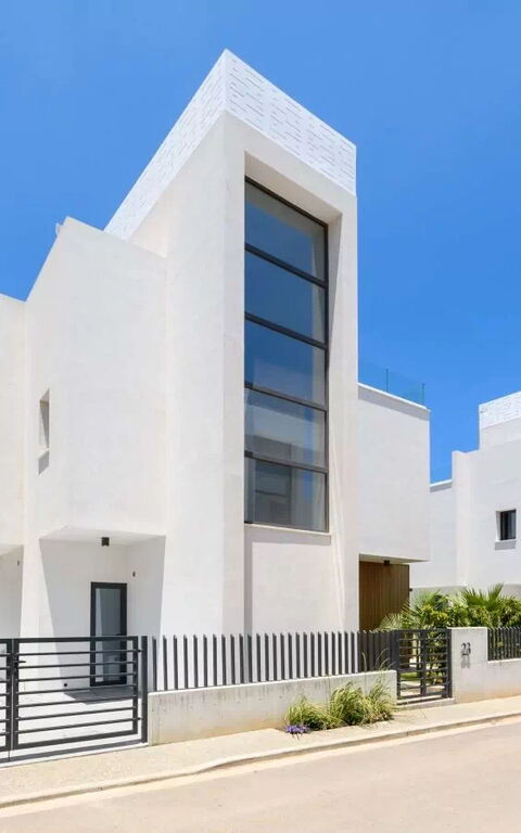 By the Beach - Blue Topaz Villa: Main Entrance