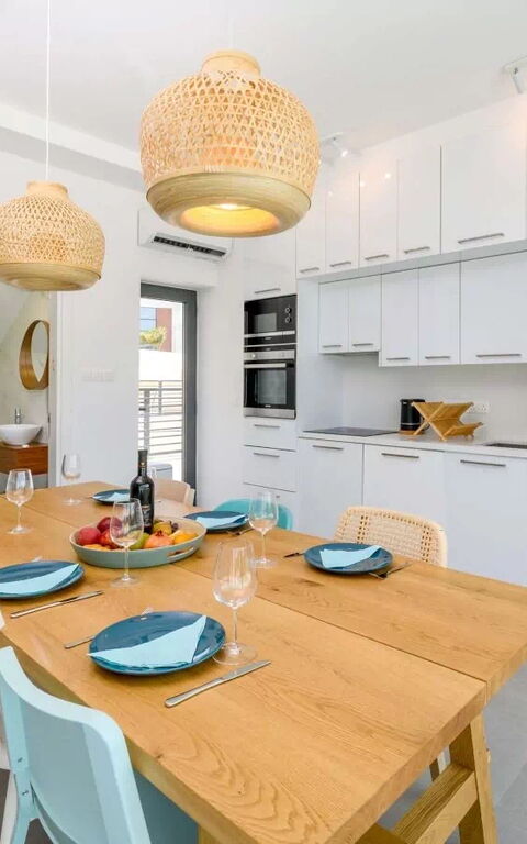 By the Beach - Blue Topaz Villa: Dining Room, Kitchen