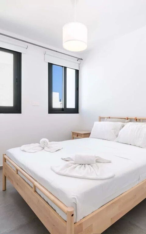 By the Beach - Blue Topaz Villa: Bedroom