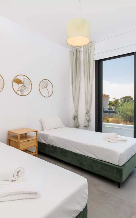 By the Beach - Blue Topaz Villa: Bedroom