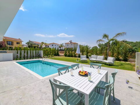 By the Beach - Blue Topaz Villa