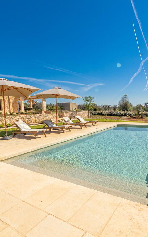 Villa del Cedro: Building Exterior, Outdoor, Pool