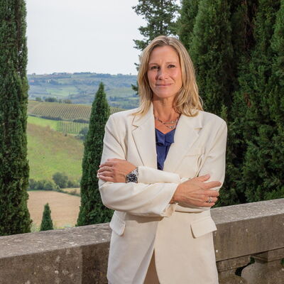 VALENTINA NARDI<br>
Concierge & Wedding Planner